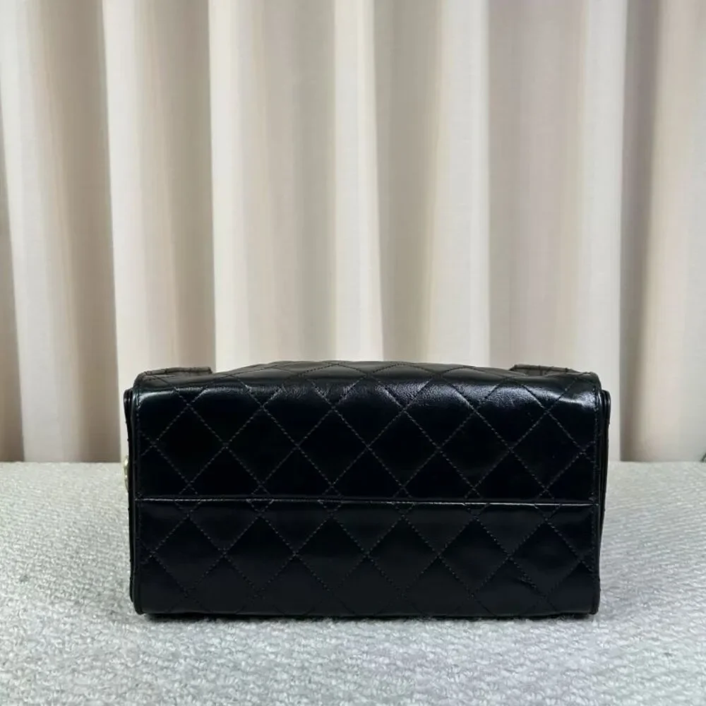 CHANEL brand color
